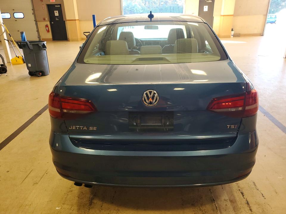 Снимка 6 от търг – 2017 VOLKSWAGEN JETTA с VIN 3VWB67AJ4HM361650