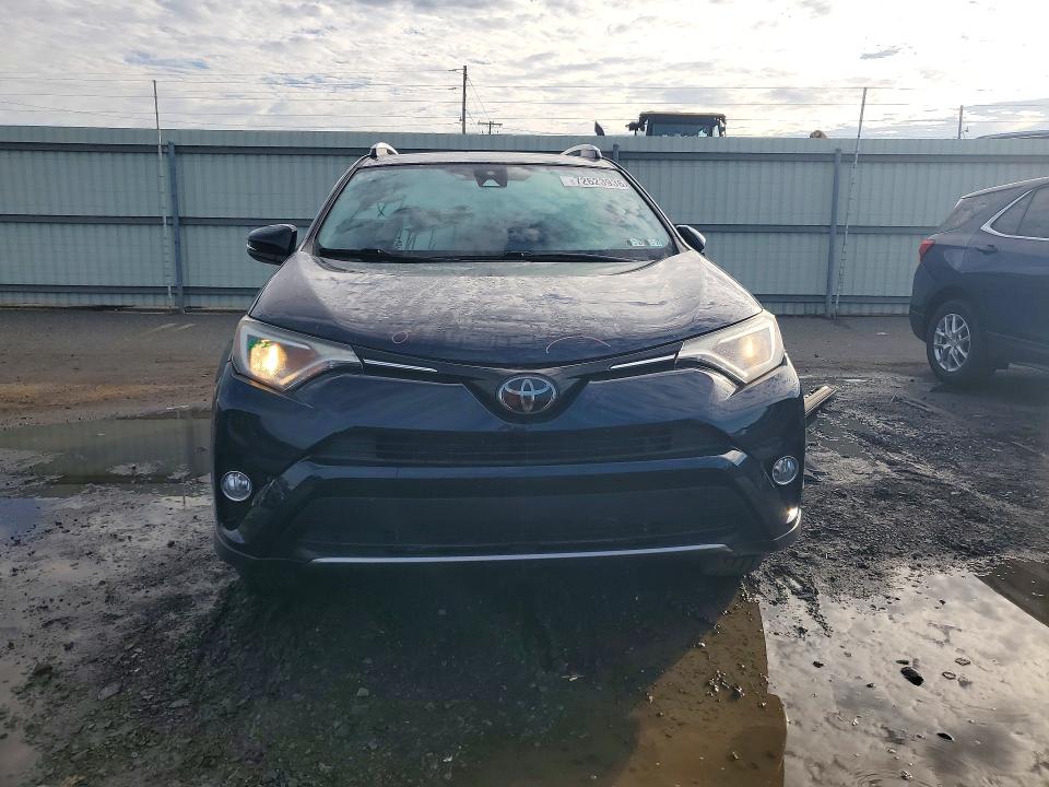 Снимка 5 от търг – 2018 TOYOTA RAV4 с VIN JTMRFREVXJJ732811