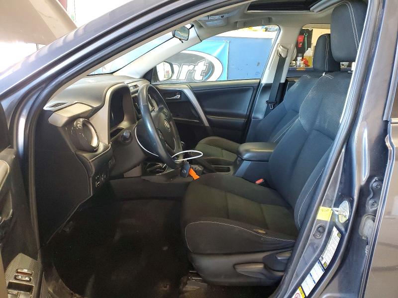 Снимка 7 от търг – 2018 TOYOTA RAV4 с VIN 2T3RFREV4JW700714