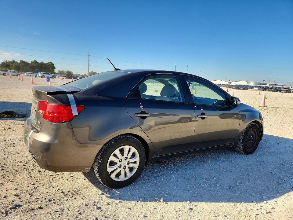 صورة رقم 3 من المزاد - 2010 KIA FORTE مع VIN KNAFU4A27A5259642