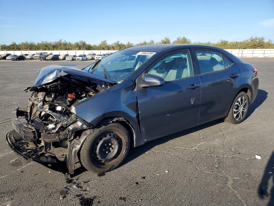 TOYOTA COROLLA 2014 с VIN 5YFBURHE8EP073261 - Снимка от търг