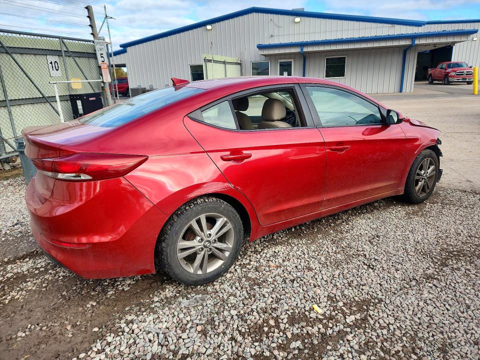 Снимка 3 от търг – 2017 HYUNDAI ELANTRA с VIN 5NPD84LF6HH176230