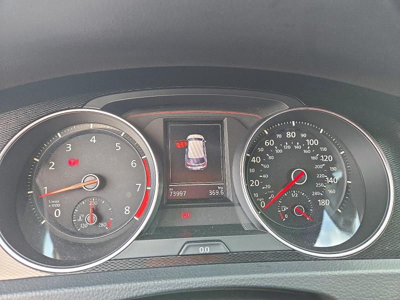 Снимка 9 от търг – 2015 VOLKSWAGEN GTI с VIN 3VW5T7AU8FM017204