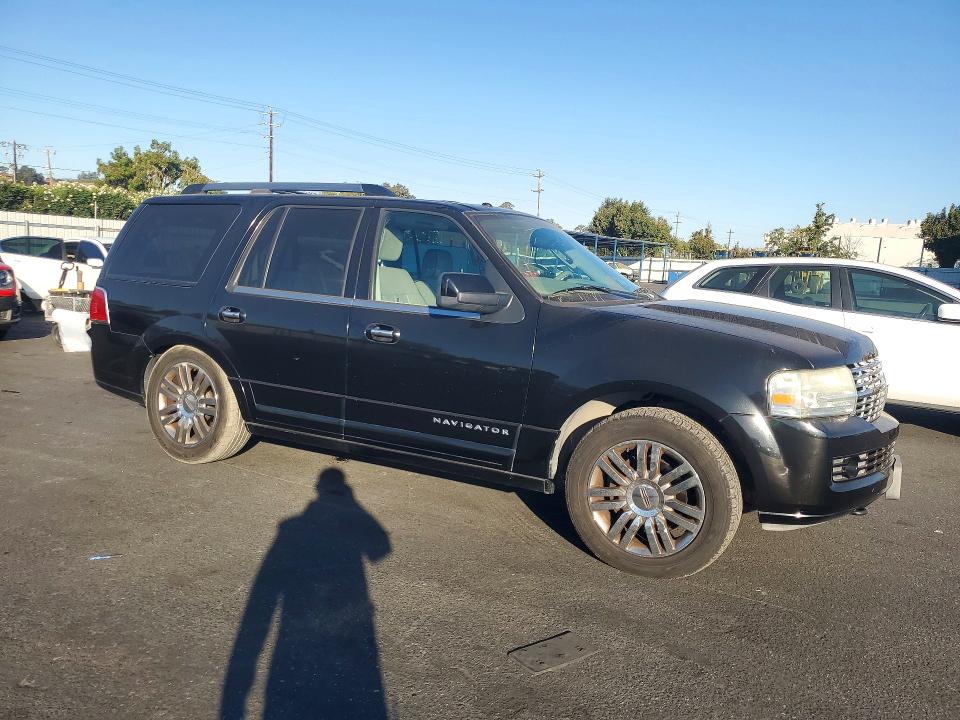 Photo 4 from auction – 2007 LINCOLN NAVIGATOR with VIN 5LMFU28597LJ16504