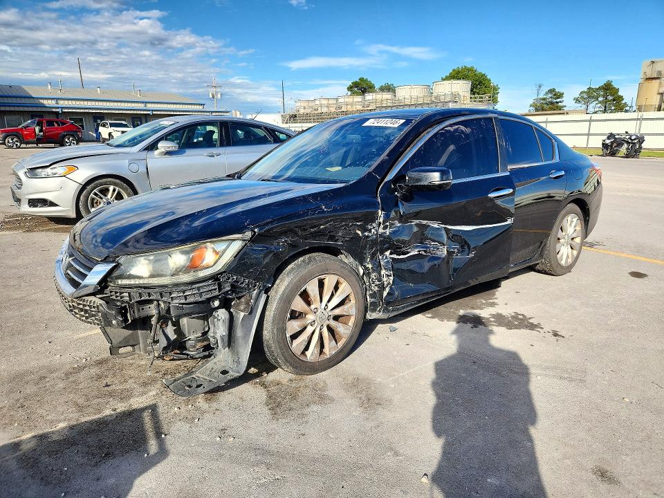 HONDA ACCORD 2014 с VIN 1HGCR2F83EA099363 - Снимка от търг