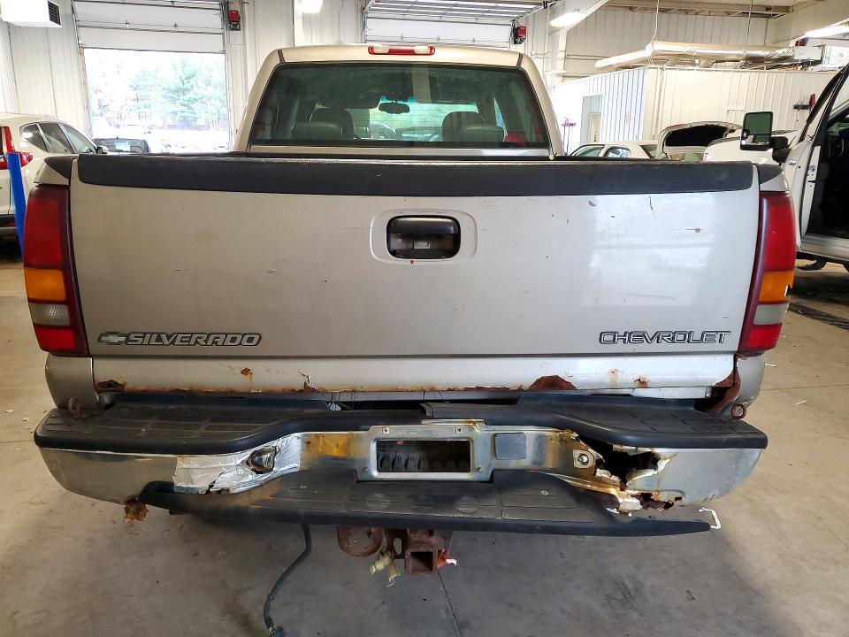 Photo 6 from auction – 2001 CHEVROLET SILVERADO with VIN 1GCHK23U31F142087
