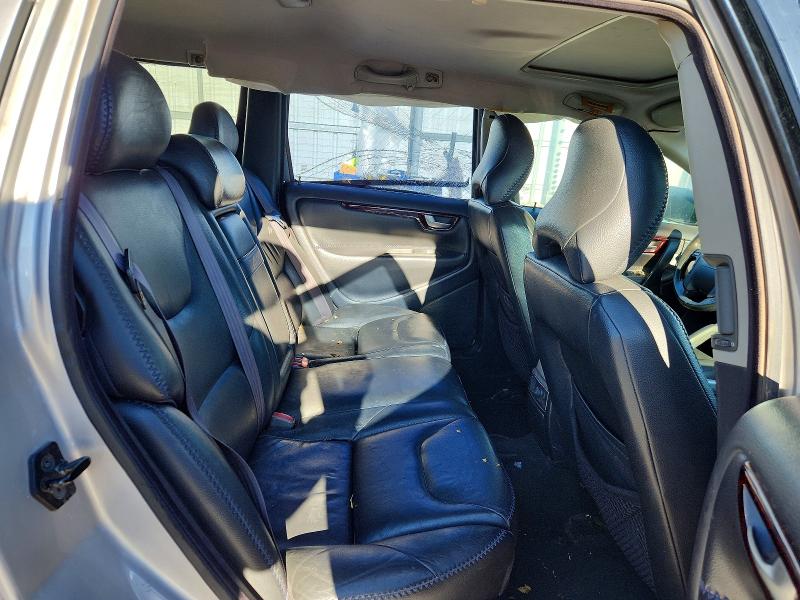 Снимка 10 от търг – 2002 VOLVO V70 с VIN YV1SZ58D821075619