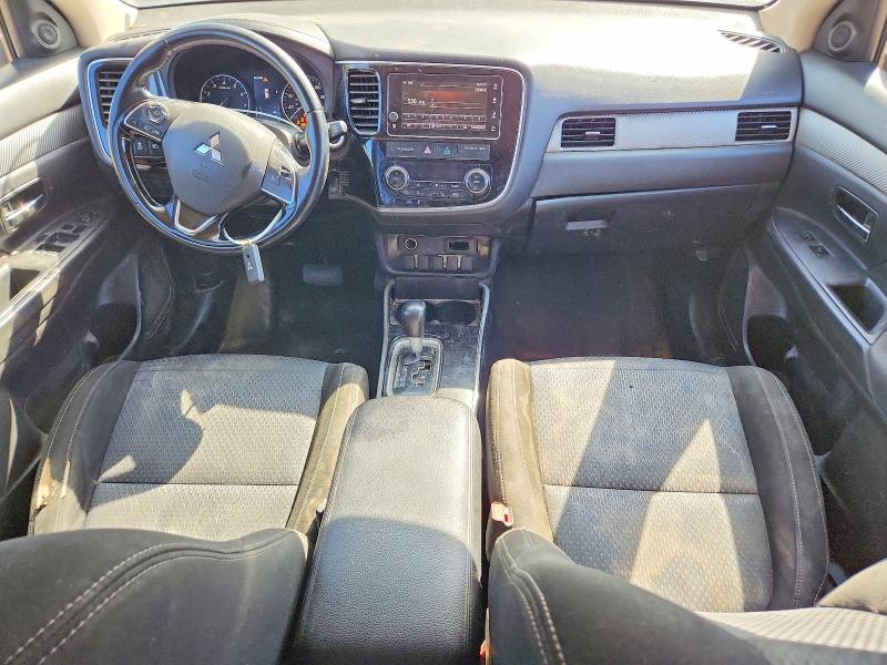 Снимка 8 от търг – 2018 MITSUBISHI OUTLANDER с VIN JA4AZ3A38JZ042458