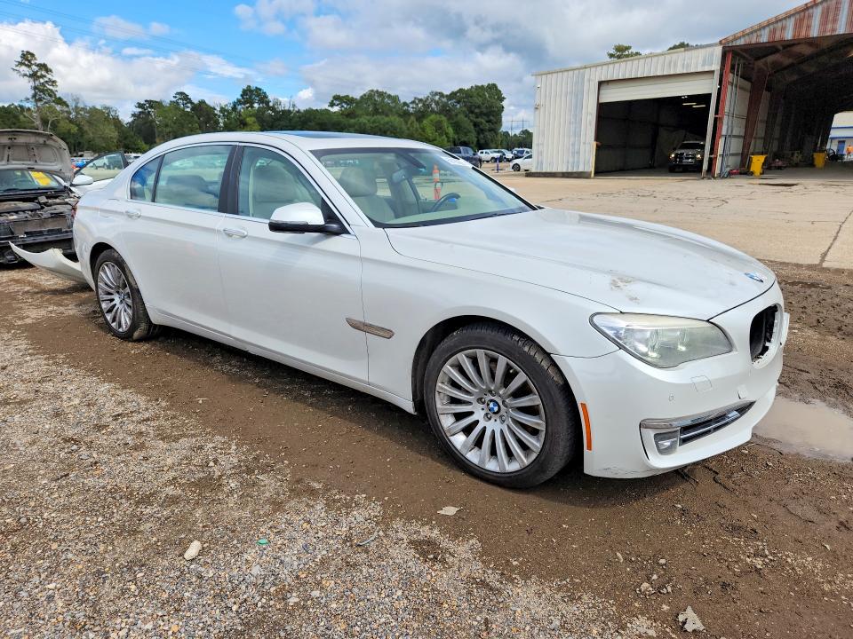 Photo 4 from auction – 2013 BMW 740 with VIN WBAYE4C57DD136883