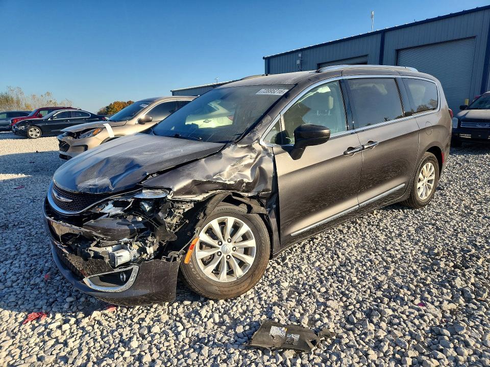 CHRYSLER PACIFICA 2018 с VIN 2C4RC1BG9JR114164 - Снимка от търг