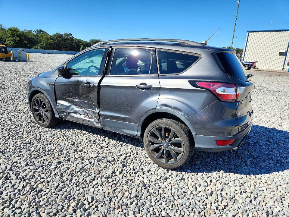 صورة رقم 2 من المزاد - 2018 FORD ESCAPE مع VIN 1FMCU9GD1JUC16573