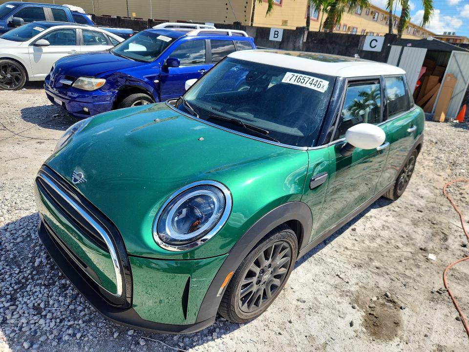 Фото 1 с аукциона – 2022 MINI COOPER с VIN WMW33DK09N2P77259