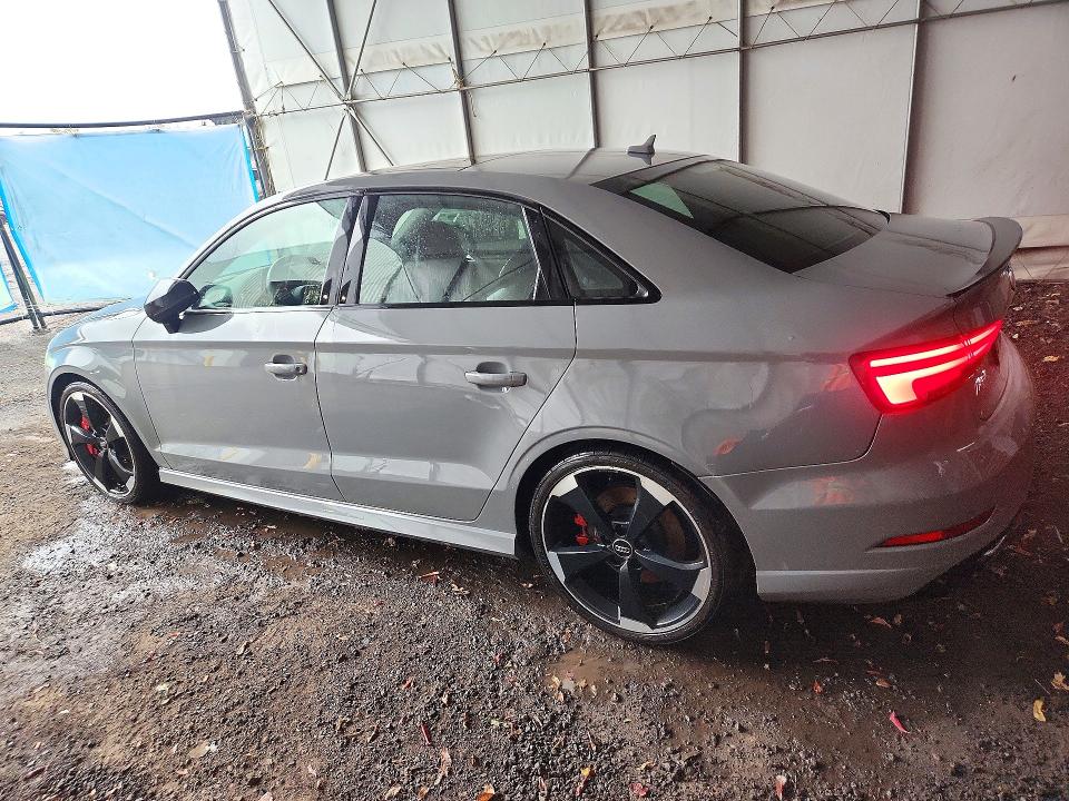 Снимка 2 от търг – 2018 AUDI RS3 с VIN WUABWGFFXJ1901094