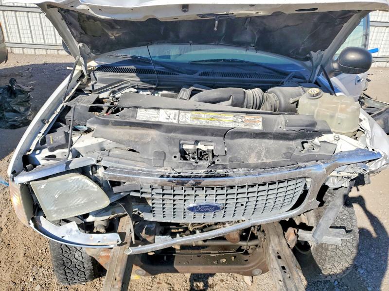 Zdjęcie 12 z aukcji – 2002 FORD EXPEDITION z VIN 1FMPU16L32LA53895