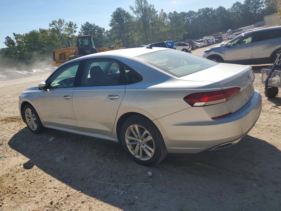 Снимка 2 от търг – 2021 VOLKSWAGEN PASSAT с VIN 1VWAA7A39MC004892