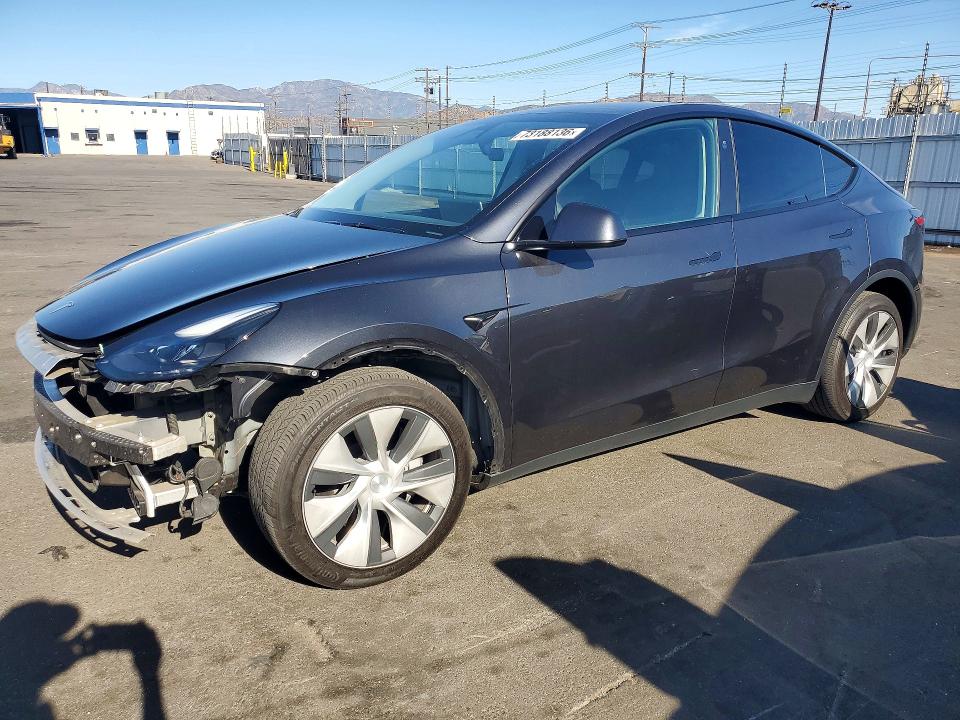 TESLA MODEL Y 2024 с VIN 7SAYGDEE1RF070960 - Снимка от търг