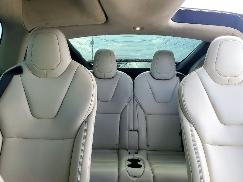 Снимка 10 от търг – 2018 TESLA MODEL X с VIN 5YJXCBE29JF136366