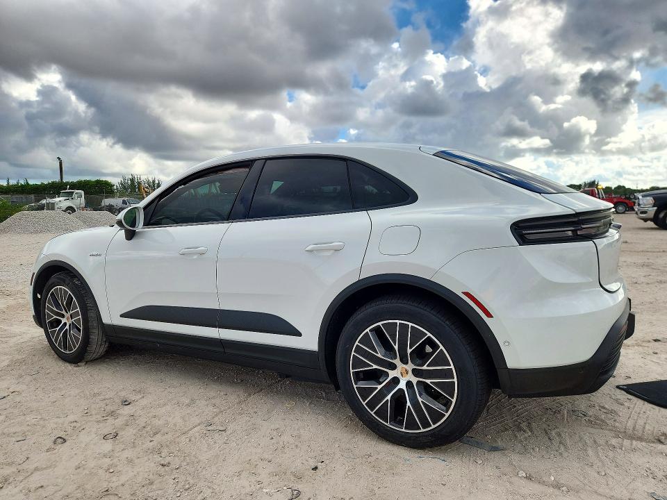 Photo 2 from auction – 2025 PORSCHE MACAN with VIN WP1AD2XA3SL077560