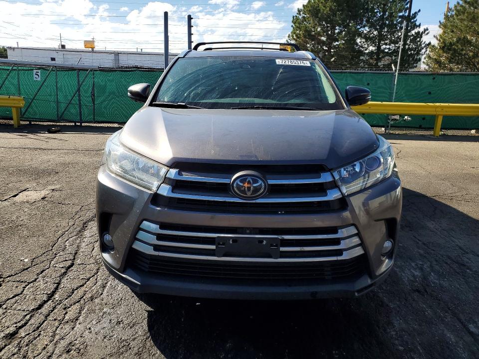 Photo 5 from auction – 2018 TOYOTA HIGHLANDER with VIN 5TDYZRFH3JS280697