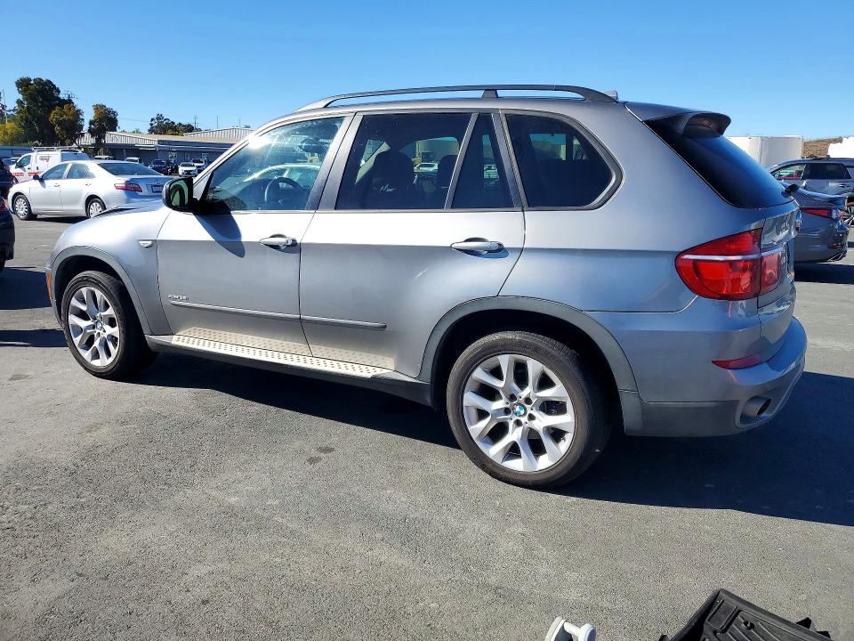 Снимка 2 от търг – 2012 BMW X5 с VIN 5UXZV4C59CL762140