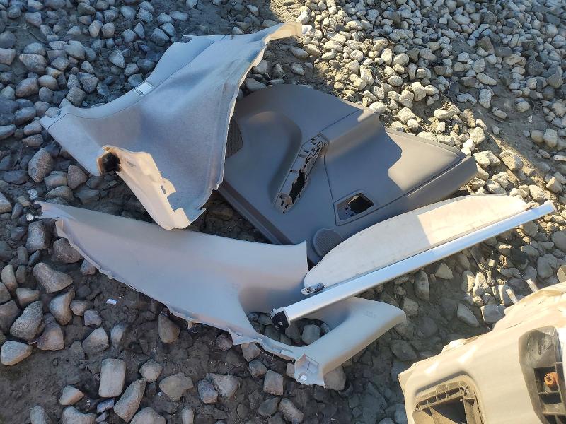 Снимка 12 от търг – 2011 TOYOTA PRIUS с VIN JTDKN3DU0B1431640