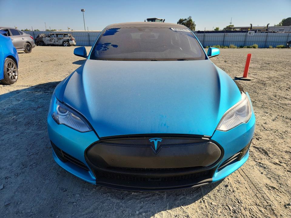 Снимка 5 от търг – 2015 TESLA MODEL S с VIN 5YJSA1E42FF102093