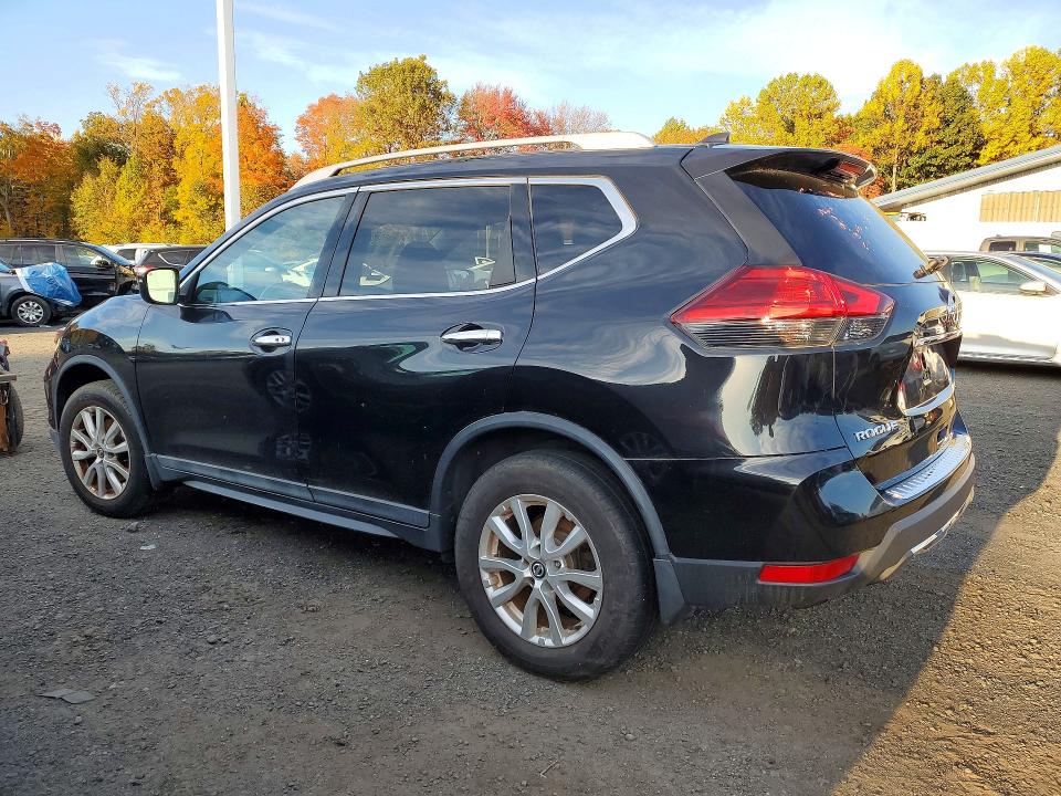 Photo 2 from auction – 2017 NISSAN ROGUE with VIN 5N1AT2MM5HC776277