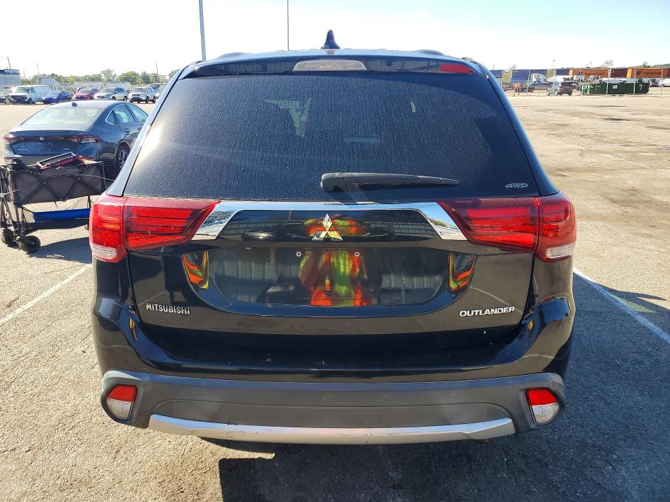 Снимка 6 от търг – 2018 MITSUBISHI OUTLANDER с VIN JA4AZ3A36JJ003494