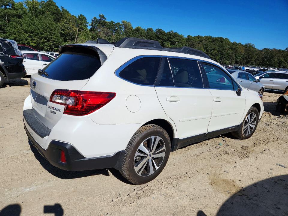 Photo 3 from auction – 2018 SUBARU OUTBACK with VIN 4S4BSENC8J3370126
