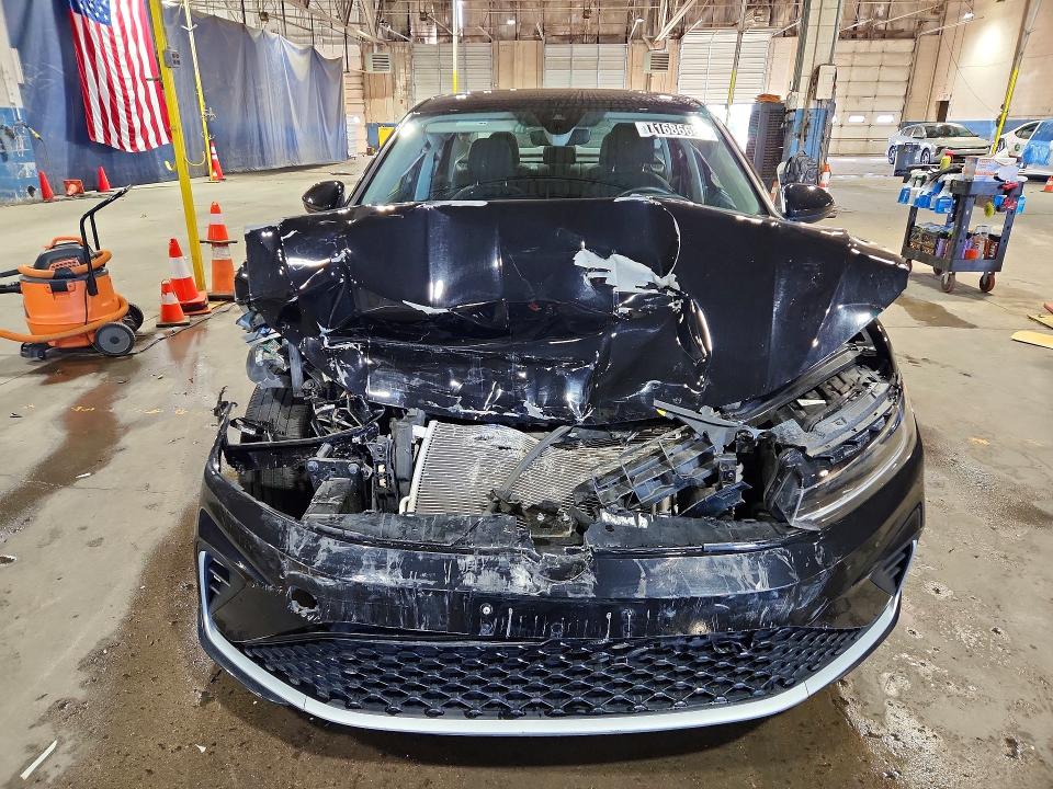 Снимка 5 от търг – 2025 VOLKSWAGEN JETTA с VIN 3VW5X7BU6SM025329