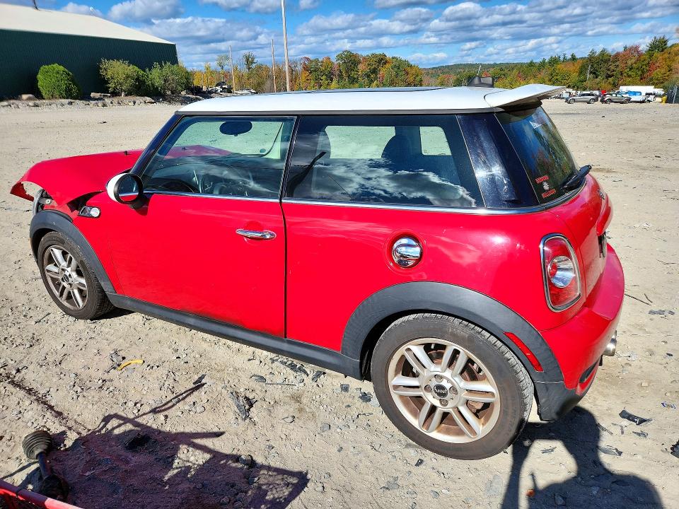 Фото 2 с аукциона – 2012 MINI COOPER с VIN WMWSV3C5XCTY16717