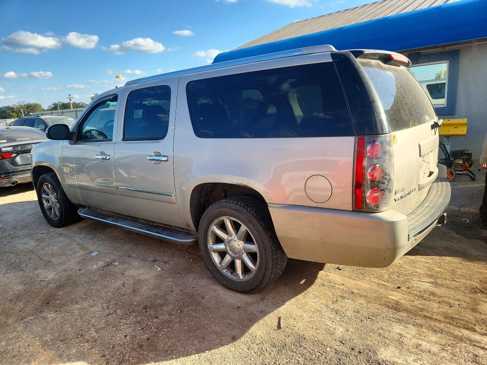 Снимка 2 от търг – 2009 GMC YUKON XL с VIN 1GKFK06239R222915