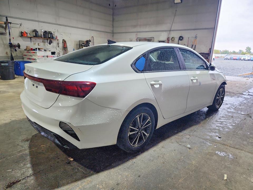 صورة رقم 3 من المزاد - 2023 KIA FORTE مع VIN 3KPF24AD2PE593939