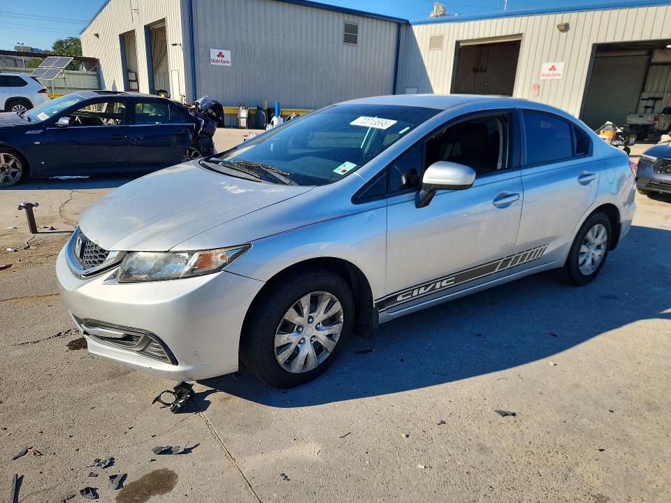 HONDA CIVIC 2015 with VIN 19XFB2F7XFE104354 - Photo from auction