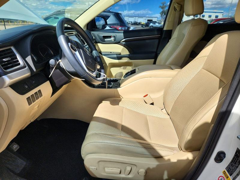 Снимка 7 от търг – 2015 TOYOTA HIGHLANDER с VIN 5TDDKRFH9FS083530