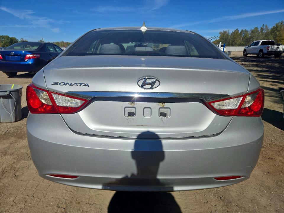 Photo 6 from auction – 2011 HYUNDAI SONATA with VIN 5NPEB4ACXBH236631