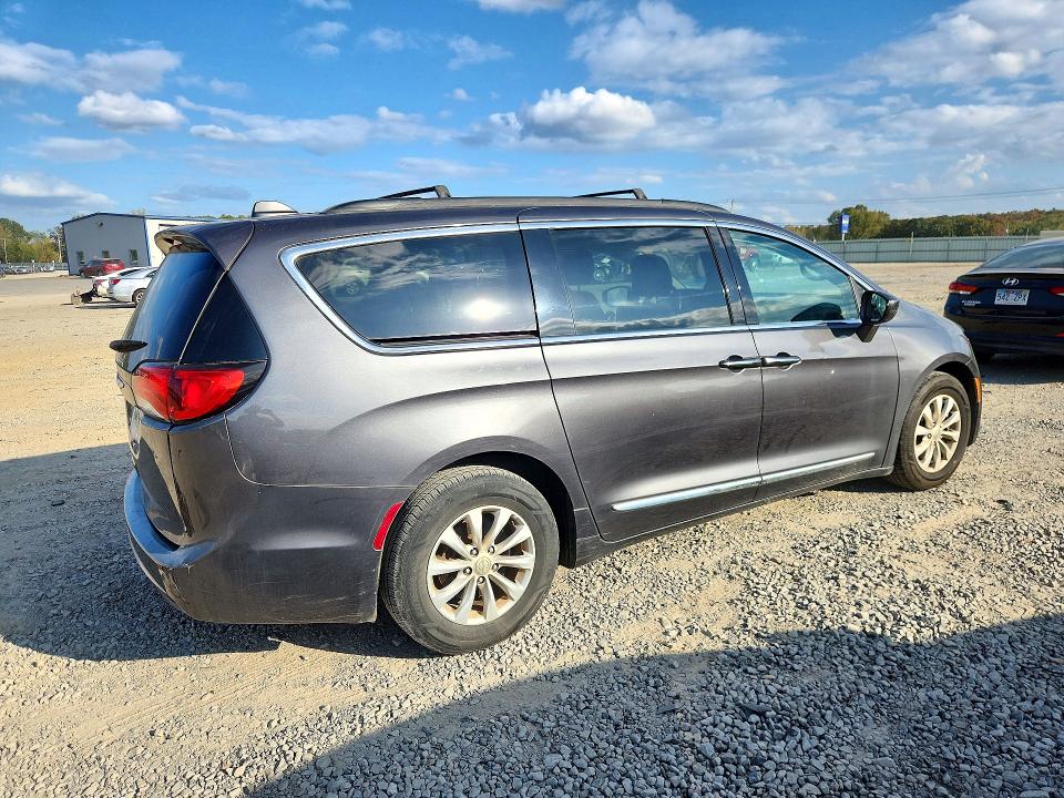 Фото 3 с аукциона – 2017 CHRYSLER PACIFICA с VIN 2C4RC1BG9HR613380