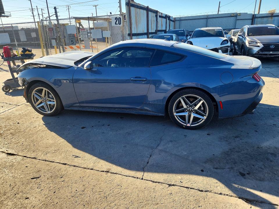 Photo 2 from auction – 2025 FORD MUSTANG with VIN 1FA6P8CF5S5411832