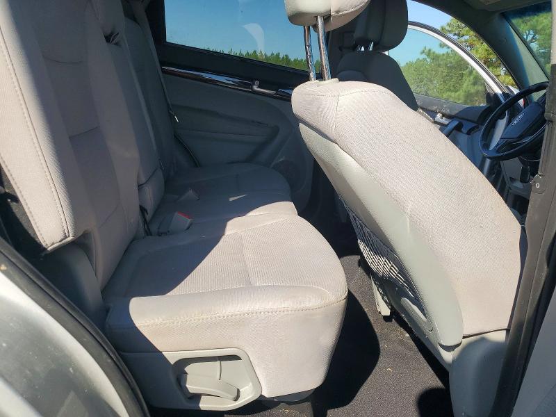 Фото 10 с аукциона – 2014 KIA SORENTO с VIN 5XYKT3A62EG528449