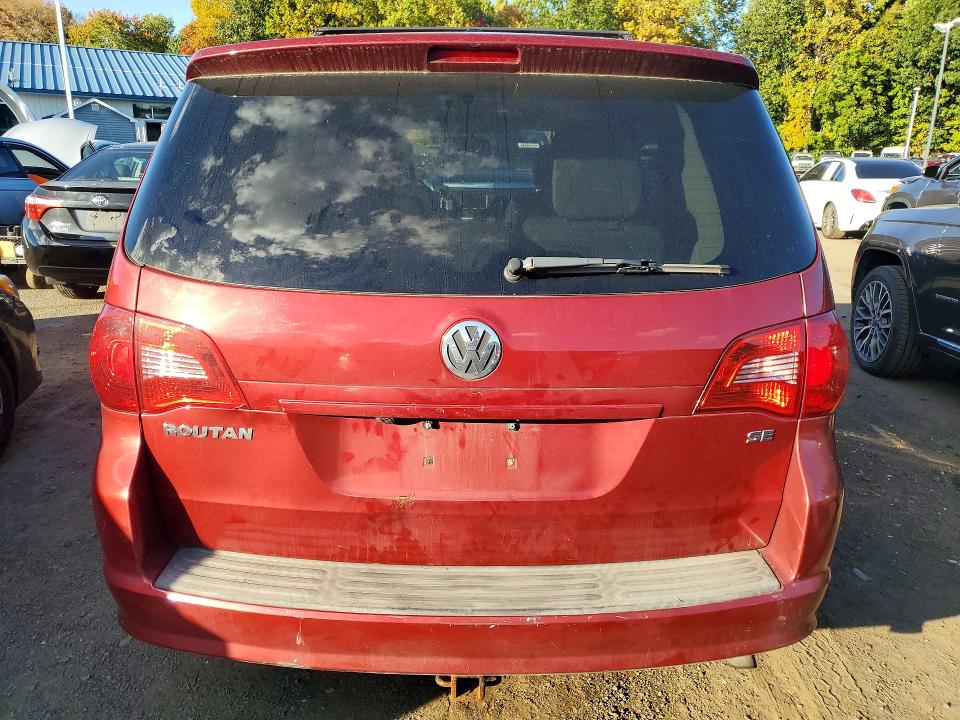 Photo 6 from auction – 2011 VOLKSWAGEN ROUTAN with VIN 2V4RW3DG7BR717735