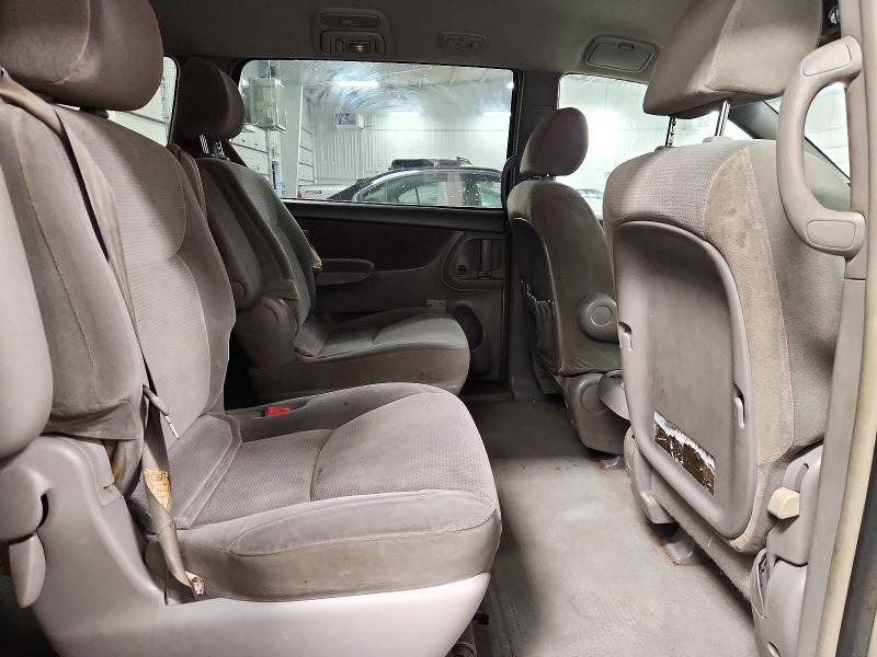 Photo 11 from auction – 2004 TOYOTA SIENNA with VIN 5TDZA23C44S181757