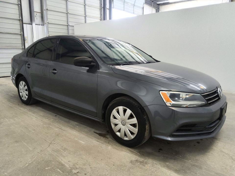Снимка 4 от търг – 2016 VOLKSWAGEN JETTA с VIN 3VW167AJ2GM297585