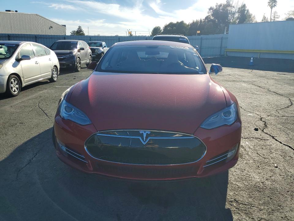 Фото 5 с аукциона – 2014 TESLA MODEL S с VIN 5YJSA1H17EFP30571