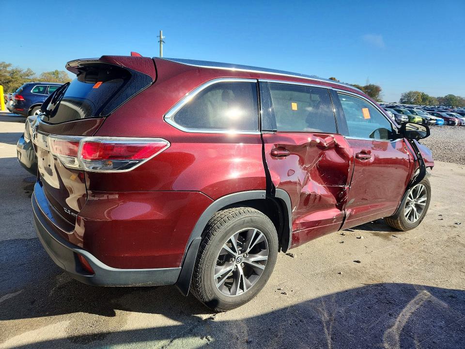 Photo 3 from auction – 2016 TOYOTA HIGHLANDER with VIN 5TDJKRFH3GS298633
