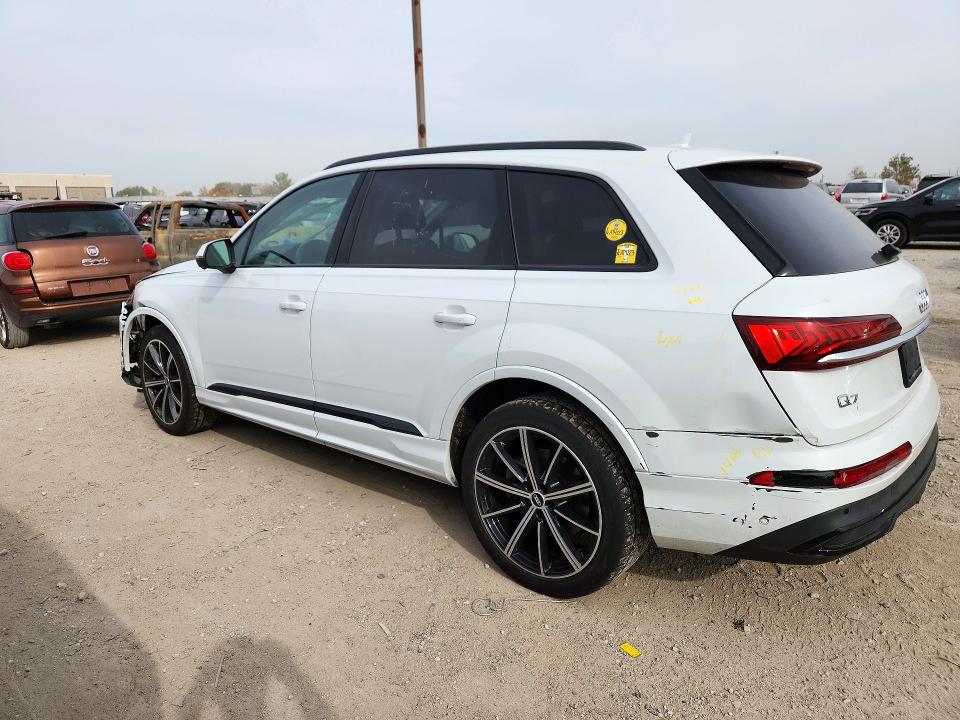 Снимка 2 от търг – 2021 AUDI Q7 с VIN WA1LXAF74MD022420