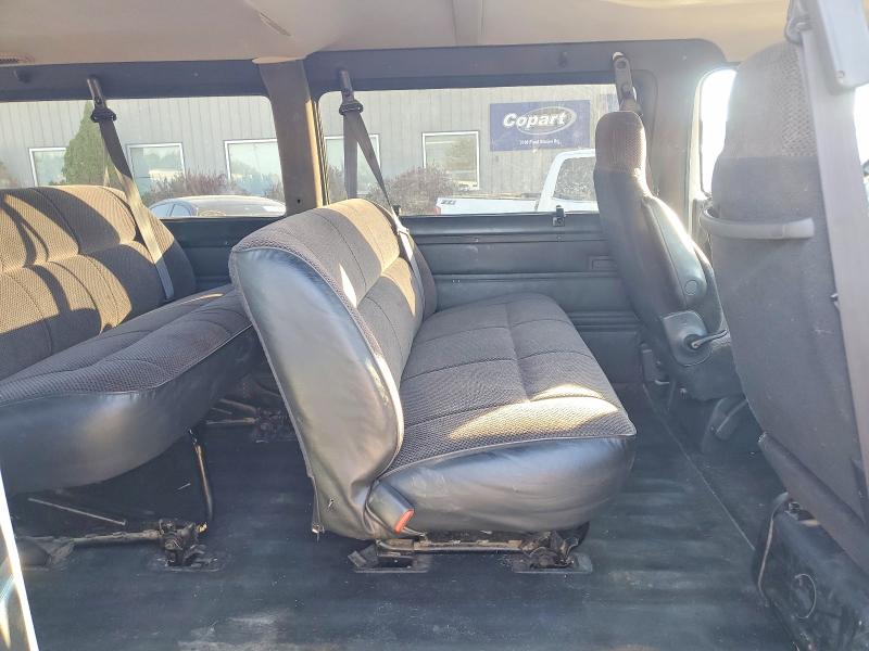 Photo 11 from auction – 2001 DODGE RAM WAGON with VIN 2B5WB35Z41K530851