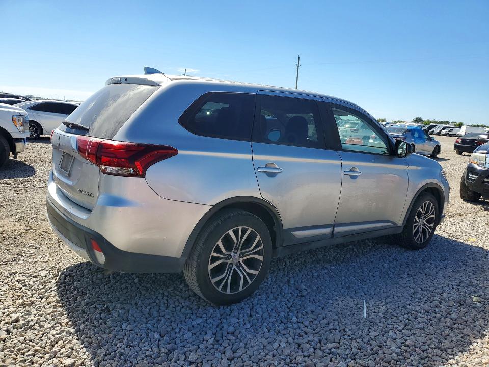 Снимка 3 от търг – 2018 MITSUBISHI OUTLANDER с VIN JA4AZ3A31JZ053303