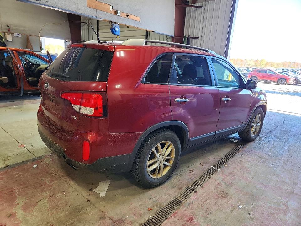 Фото 3 с аукциона – 2014 KIA SORENTO с VIN 5XYKTCA68EG524700