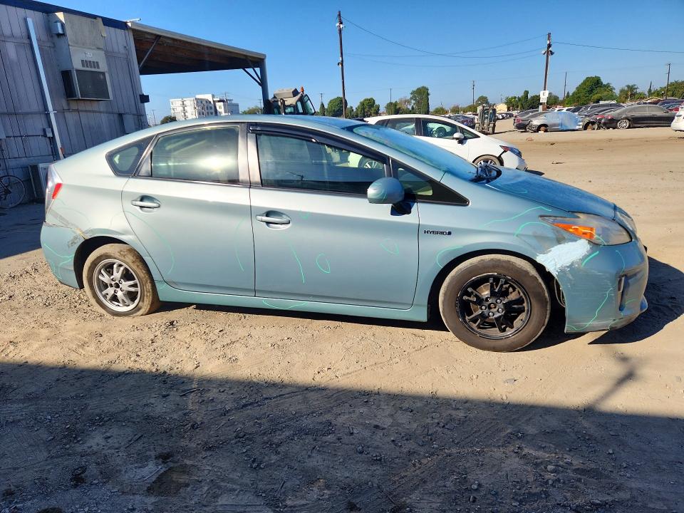 Photo 4 from auction – 2015 TOYOTA PRIUS with VIN JTDKN3DUXF1897789