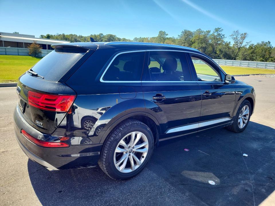 Снимка 3 от търг – 2018 AUDI Q7 с VIN WA1LAAF7XJD019986
